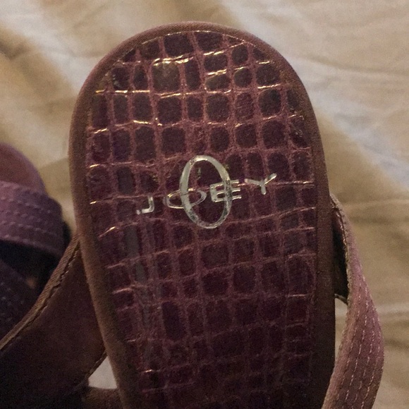 Strappy purple heals - Picture 4 of 4